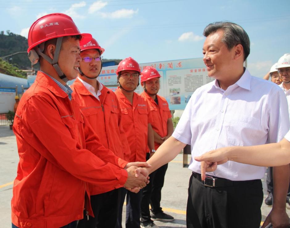 攀枝花市委書記賈瑞云到攀大高速公路TJ7分部項目調(diào)研
