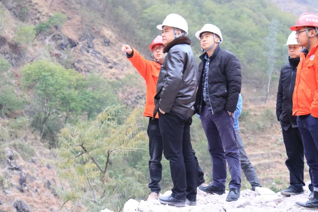 川交路橋黨委委員、董事、總工程師汪碧云赴沿江高速金寧段ZCB1-5項(xiàng)目檢查指導(dǎo)工作