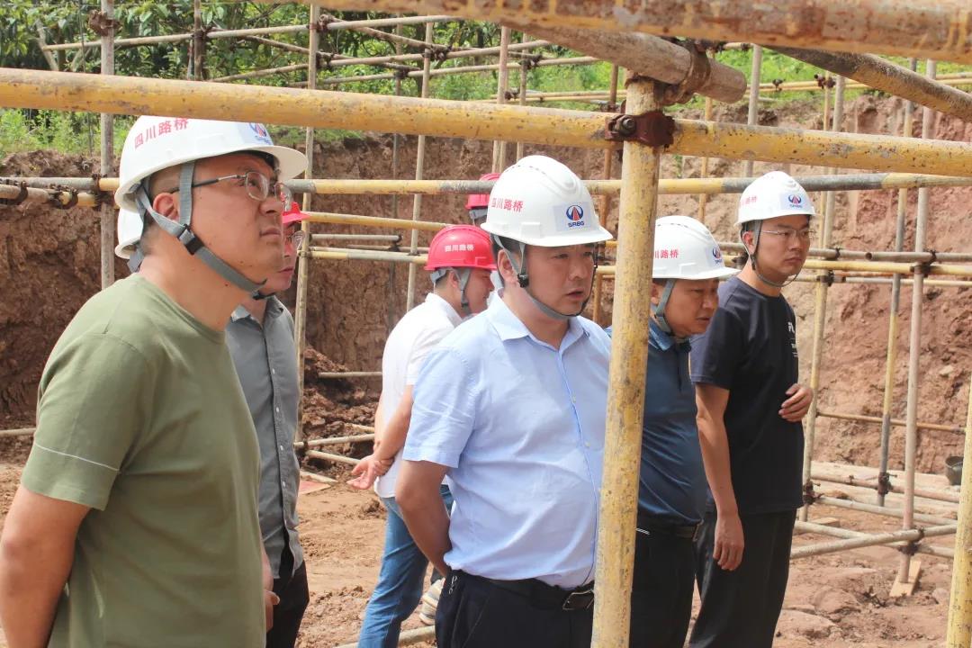 公司黨委副書記、董事、總經(jīng)理杜江林到G75連接線項目、南部老城區(qū)修復(fù)EPC項目檢查指導(dǎo)工作