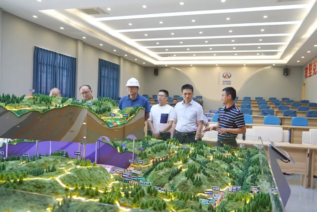 四川路橋黨委委員、紀委書記朱年紅到寧攀高速ZCB1-7/8分部檢查指導(dǎo)工作