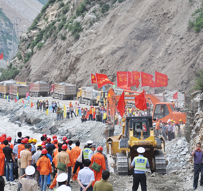 2011年，公司參與“7.3”都汶路羅圈灣搶險(xiǎn)南北兩線合攏。