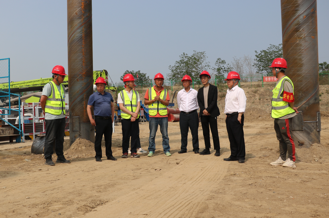 川交公司黨委委員、監(jiān)事會主席左孔海一行赴成德線土建5工區(qū)項目調(diào)研