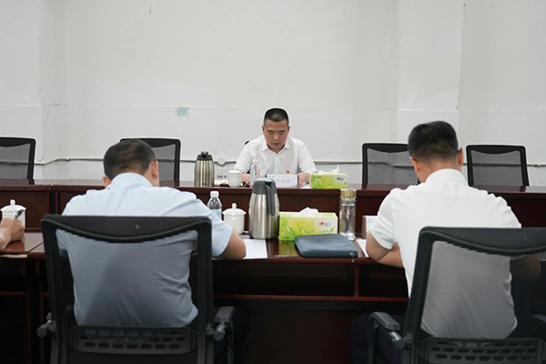 川交公司領導班子深入基層聯(lián)系點講授黨課